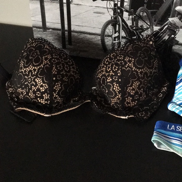 3 bras all 34b - Picture 2 of 4